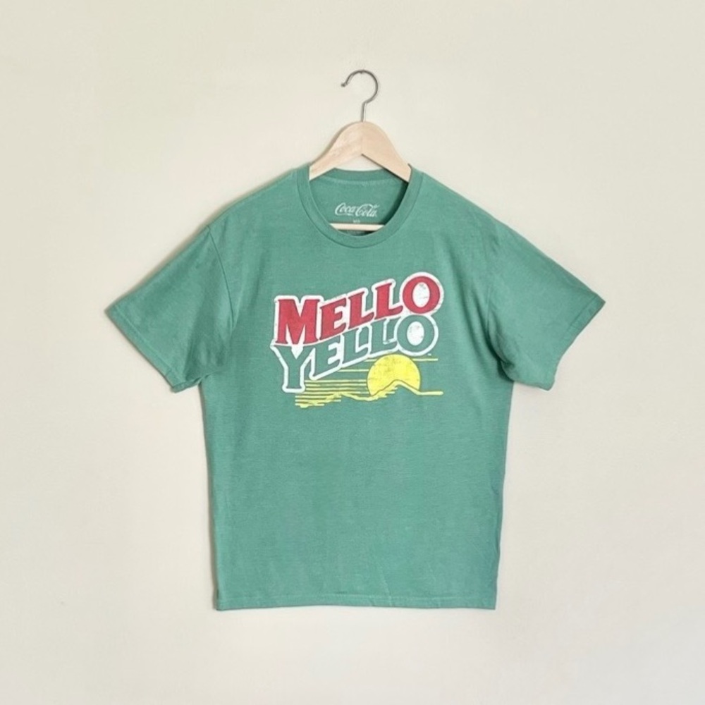 Mello Yello Citrus Soda Retro Logo Graphic Green T Shirt Adult size Medium